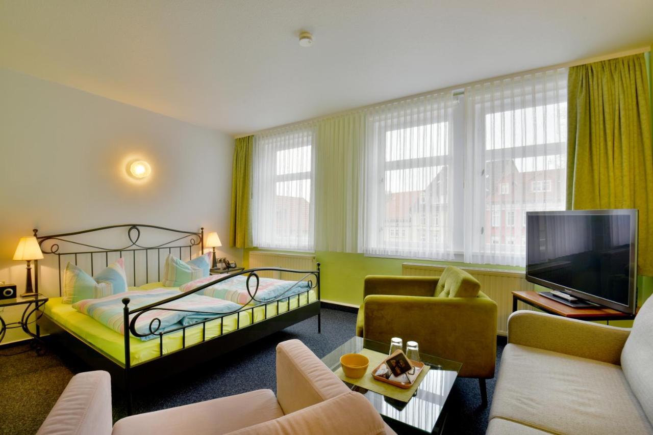Hotel Goldene Sonne Arnstadt Bagian luar foto