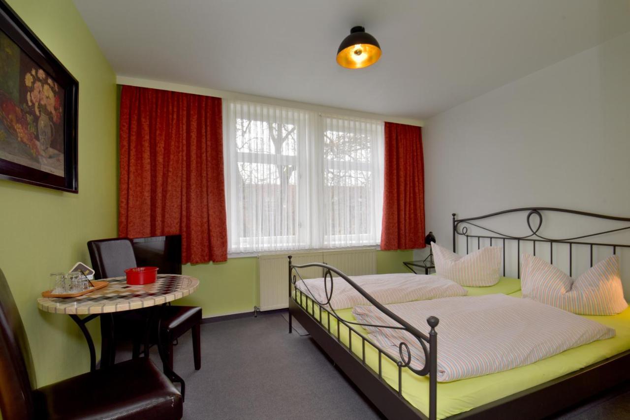 Hotel Goldene Sonne Arnstadt Bagian luar foto
