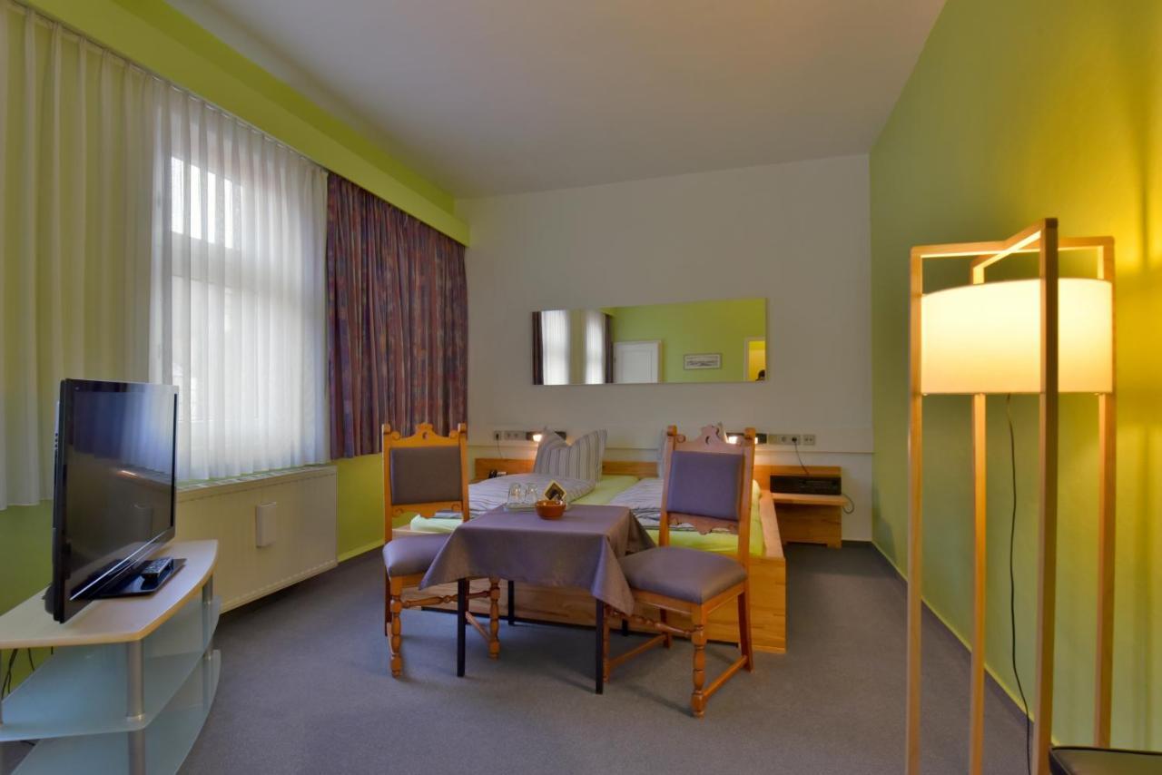 Hotel Goldene Sonne Arnstadt Bagian luar foto