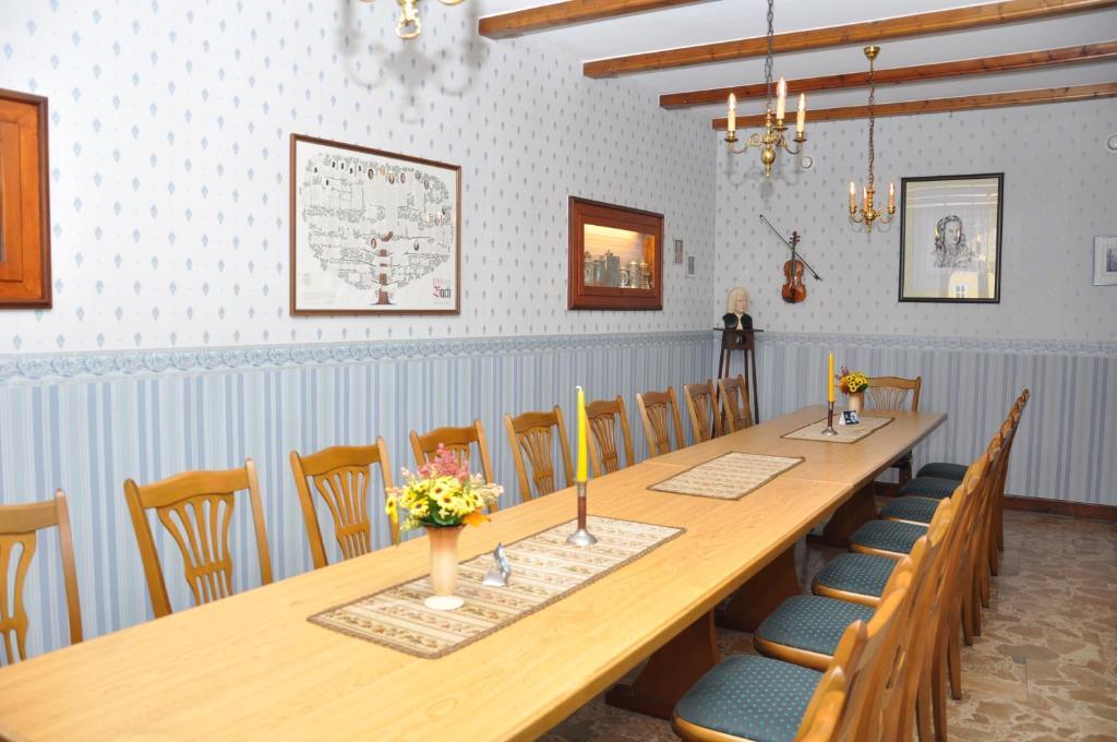 Hotel Goldene Sonne Arnstadt Bagian luar foto