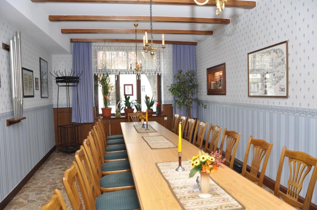 Hotel Goldene Sonne Arnstadt Bagian luar foto